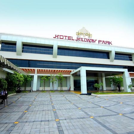 Hotel Hillway Park كولاّم المظهر الخارجي الصورة