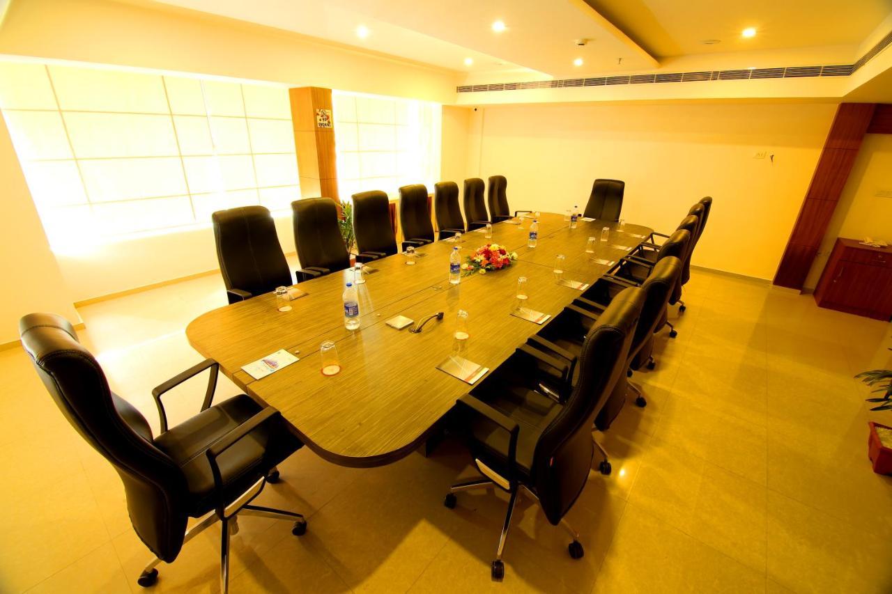 Hotel Hillway Park كولاّم المظهر الخارجي الصورة