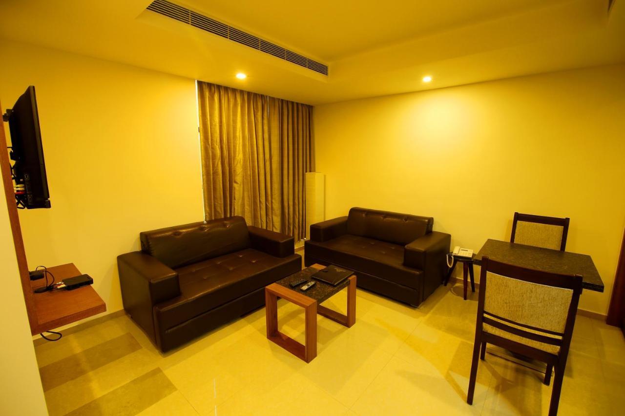 Hotel Hillway Park كولاّم المظهر الخارجي الصورة