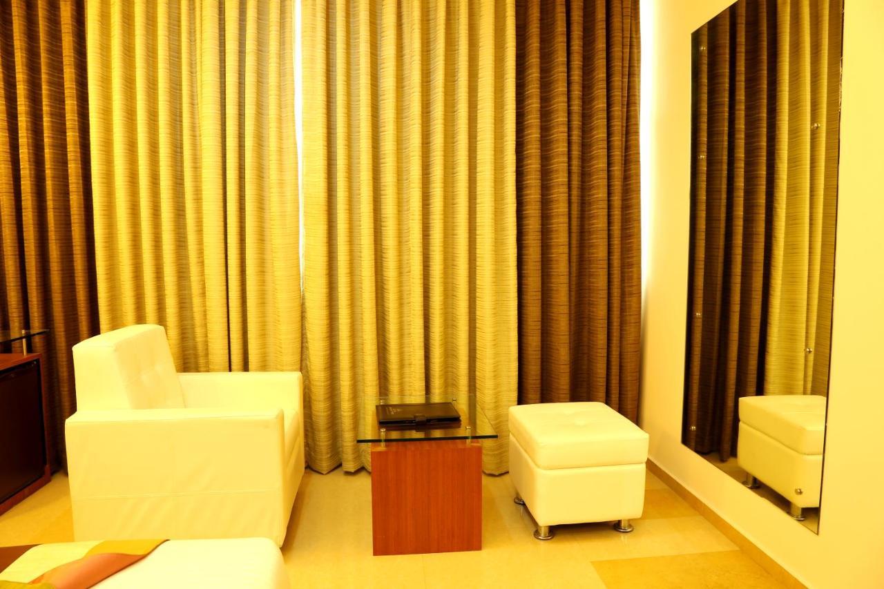 Hotel Hillway Park كولاّم المظهر الخارجي الصورة